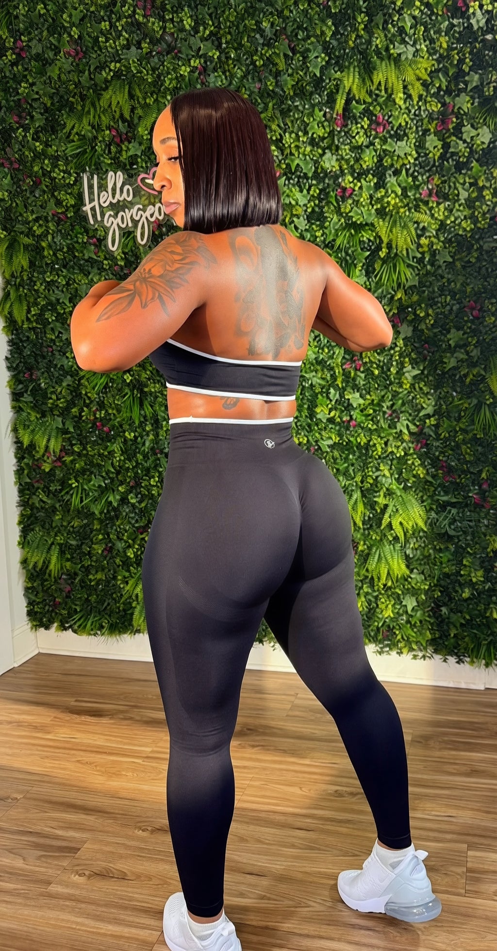 Pretty Pressure - Bottom