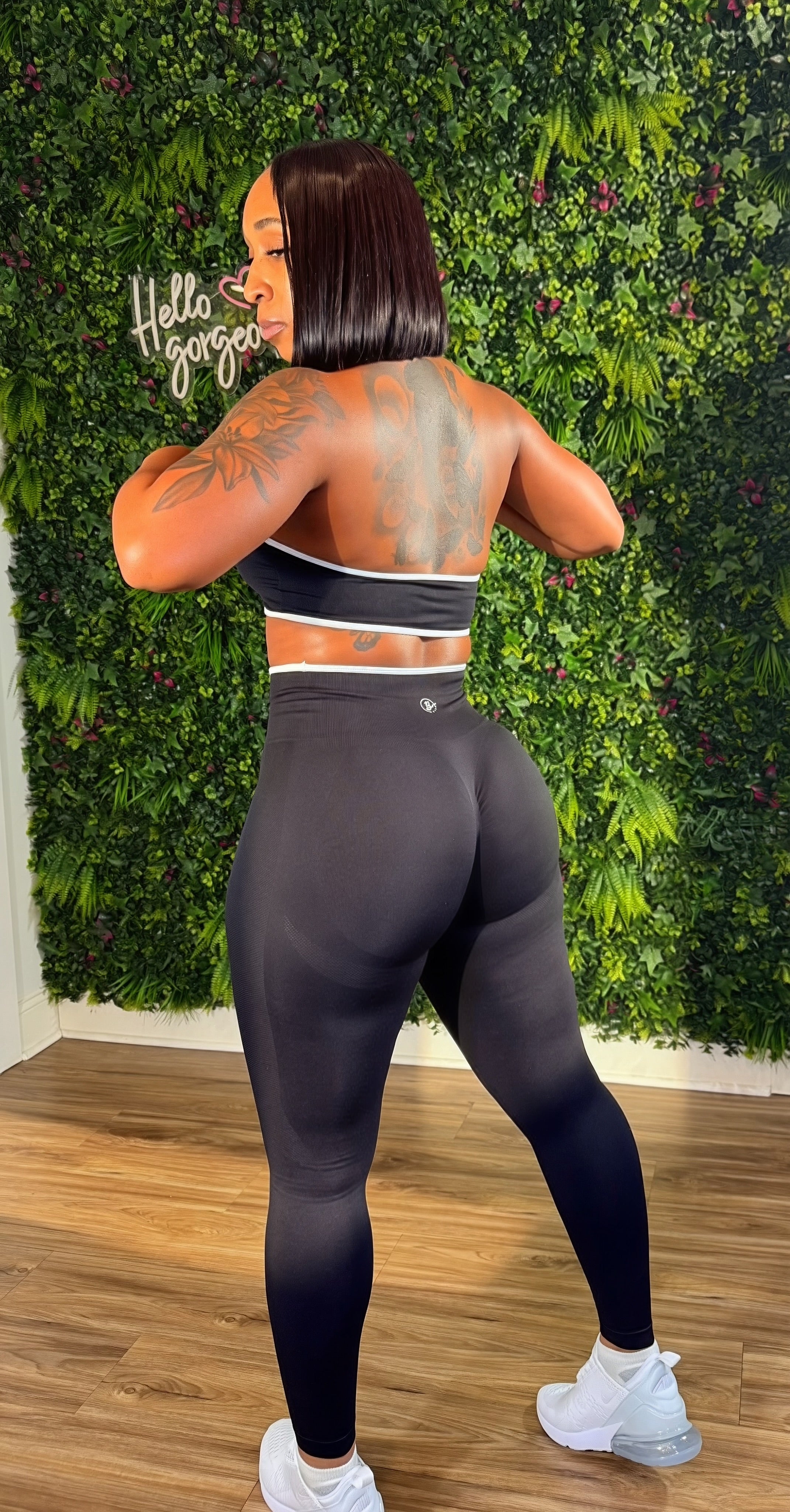 Pretty Pressure - Bottom